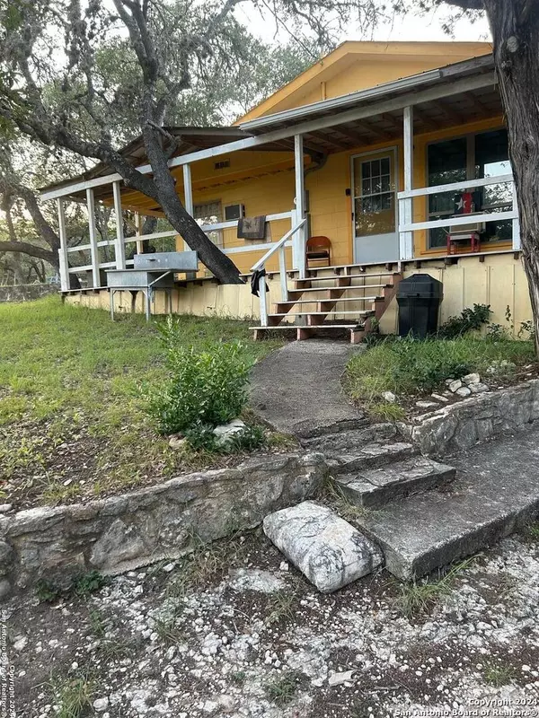 Lakehills, TX 78063-6801,12788 Park Road 37