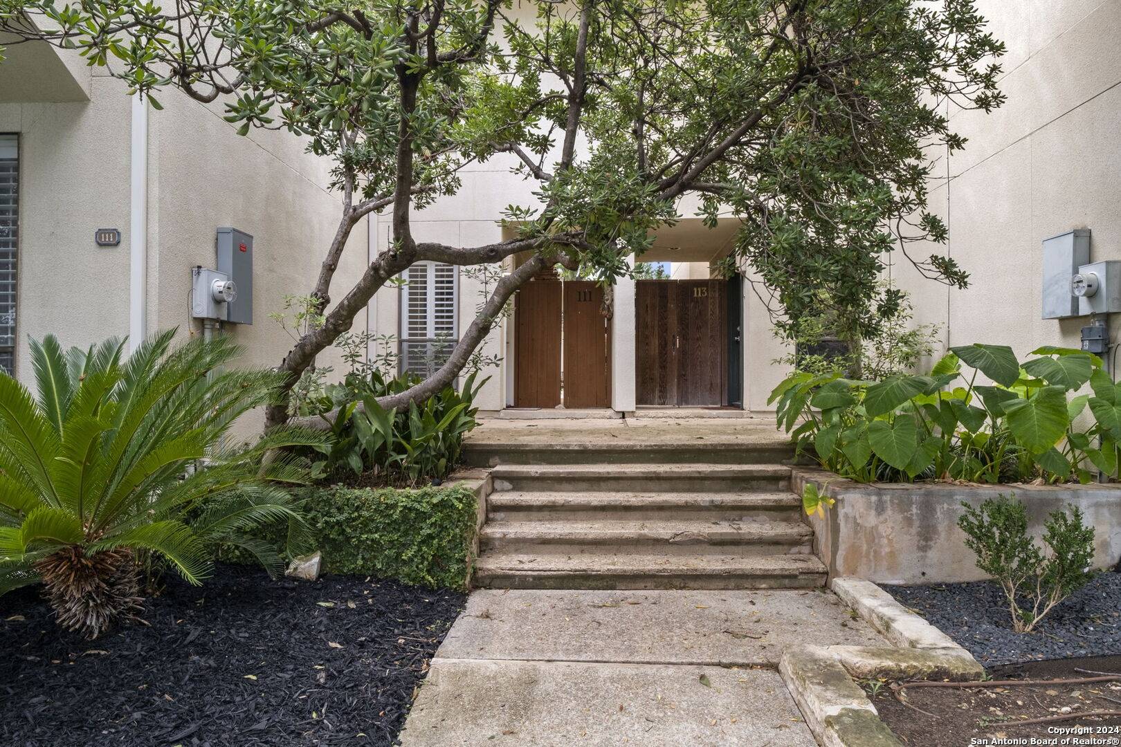 Alamo Heights, TX 78209-4671,111 MONTCLAIR ST