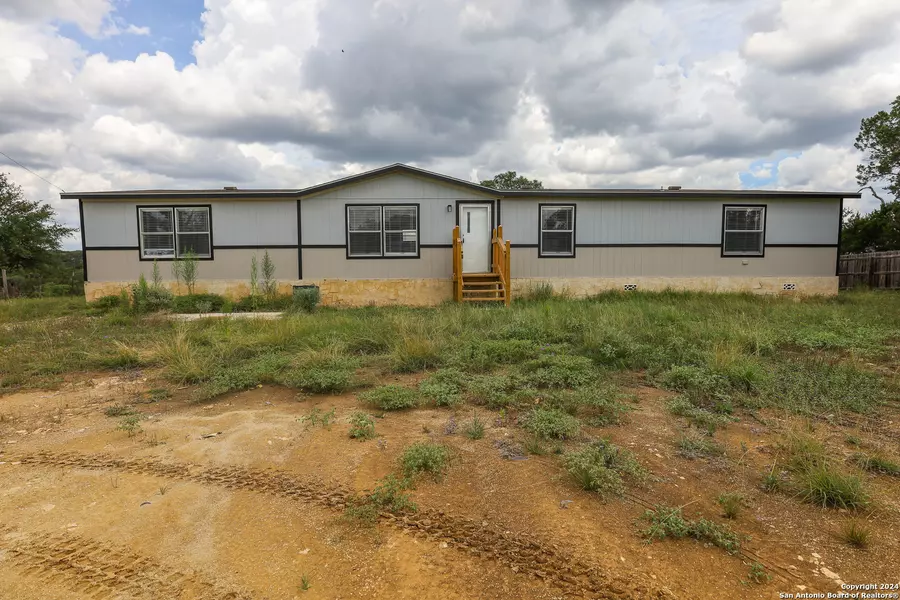 122 Peninsula Circle, Bandera, TX 78003