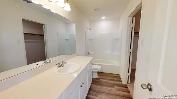 Converse, TX 78109,1007 Bulrush Street