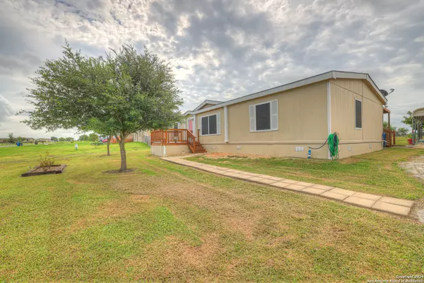 Marion, TX 78124-1732,229 BROWARD AVE