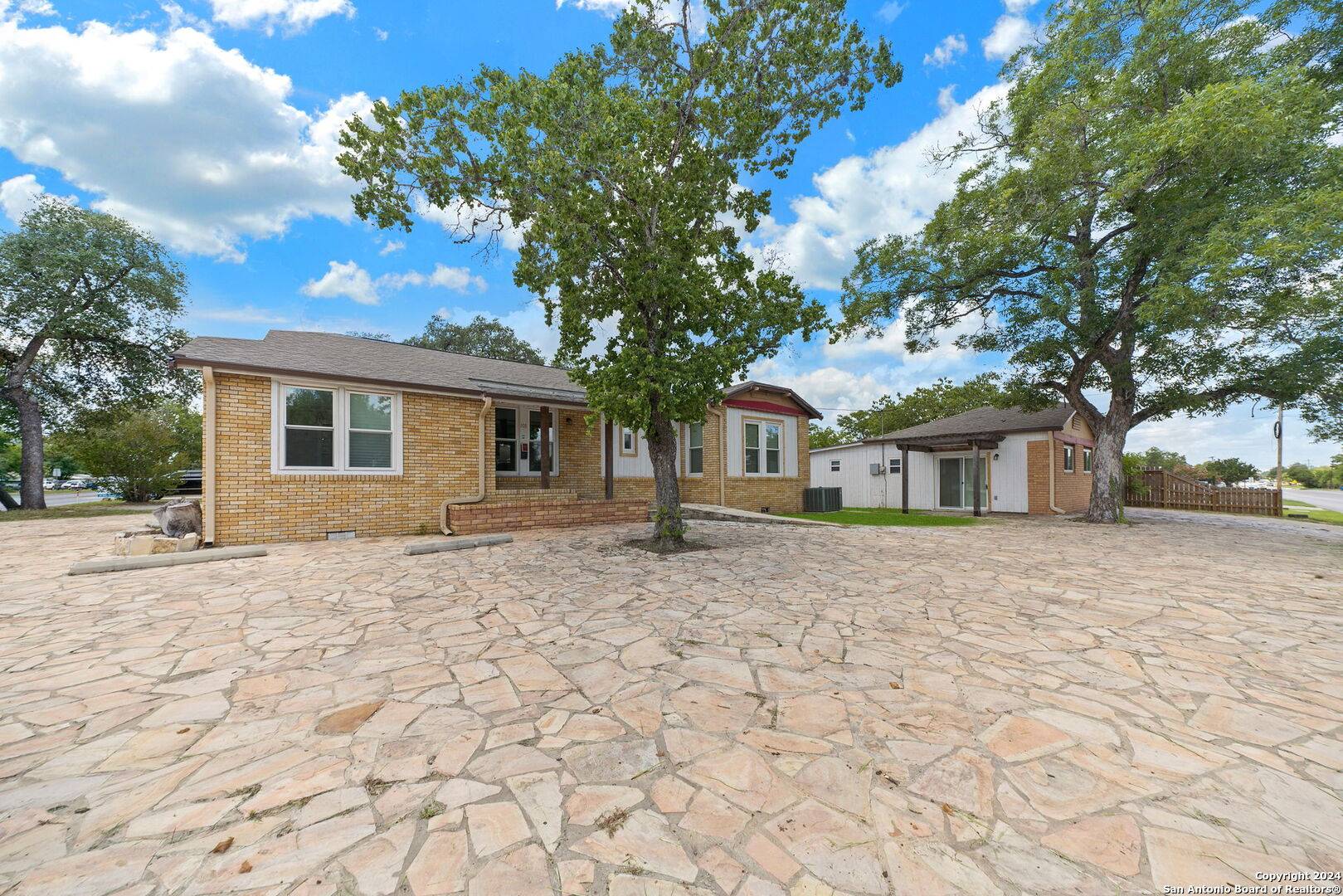 Pleasanton, TX 78064-3426,103 Bryant St