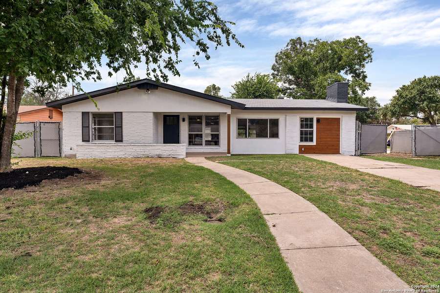 3627 Kirby Dr, Kirby, TX 78219-1414