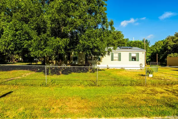 Kenedy, TX 78119,522 4th