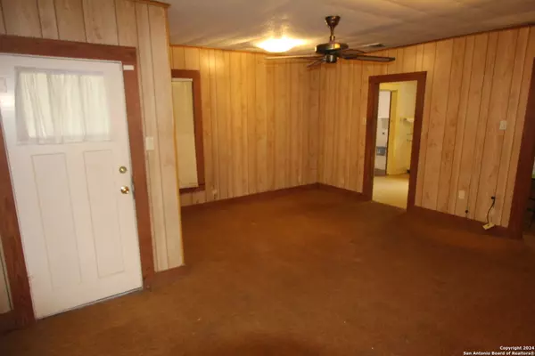 Seguin, TX 78155-3730,530 WEINERT ST
