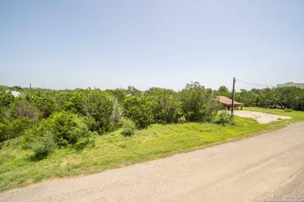 1616 Blueridge Dr, Canyon Lake, TX 78133