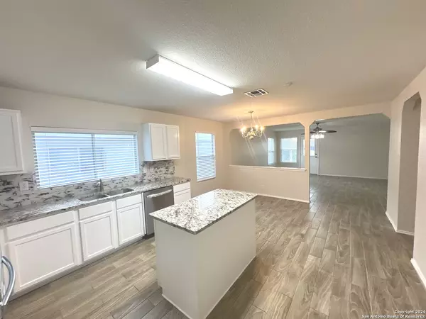 San Antonio, TX 78249-2324,5811 VALPARAISO WAY