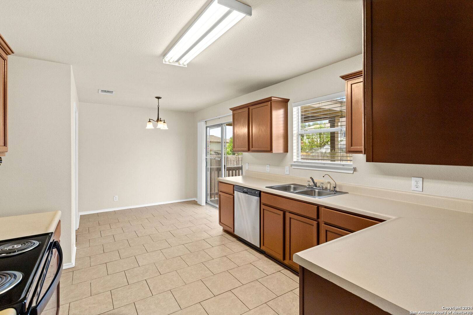 New Braunfels, TX 78130-7234,222 STARLING CRK