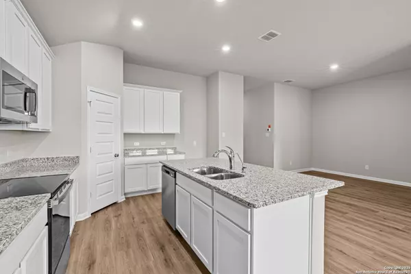 San Antonio, TX 78252,7856 Coffee Mill