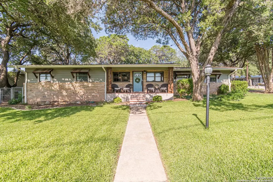 889 OAK LN, New Braunfels, TX 78130-6067