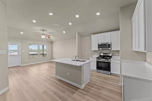 San Antonio, TX 78222,8433 Roadrunner Passage