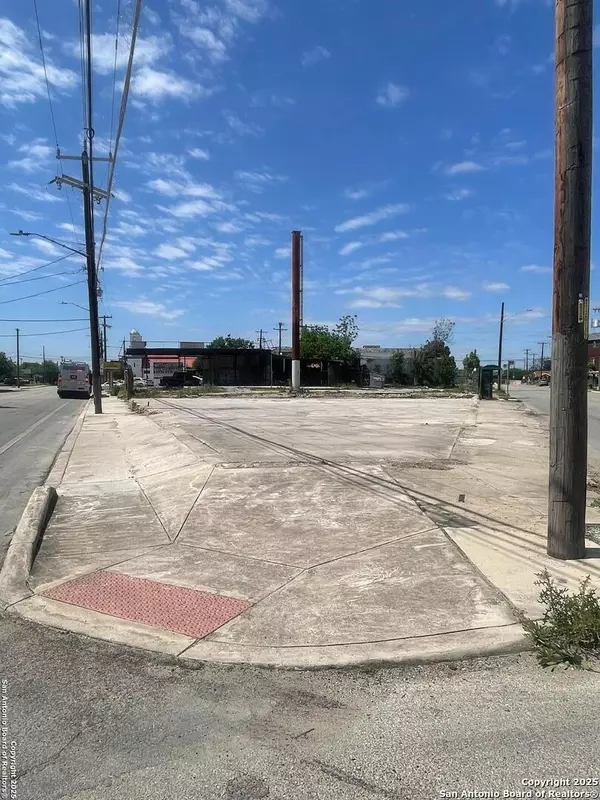 San Antonio, TX 78204,1501S Flores