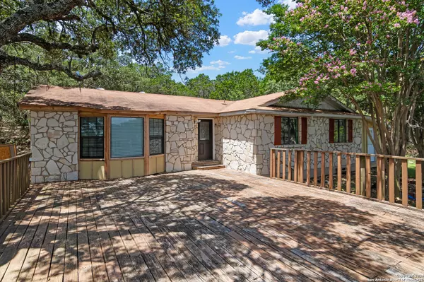 202 Cedar Hill Rd, Pipe Creek, TX 78063