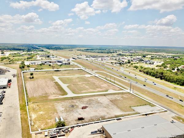 20030 interstate 37, Elmendorf, TX 78112