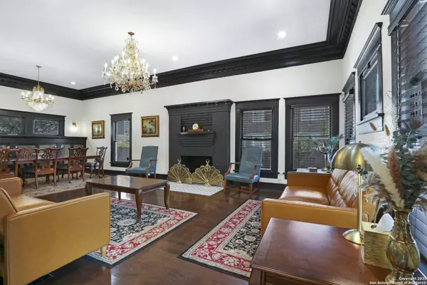 San Antonio, TX 78212,223 E Craig Pl