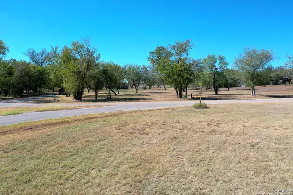Hondo, TX 78861,0 FM 2676