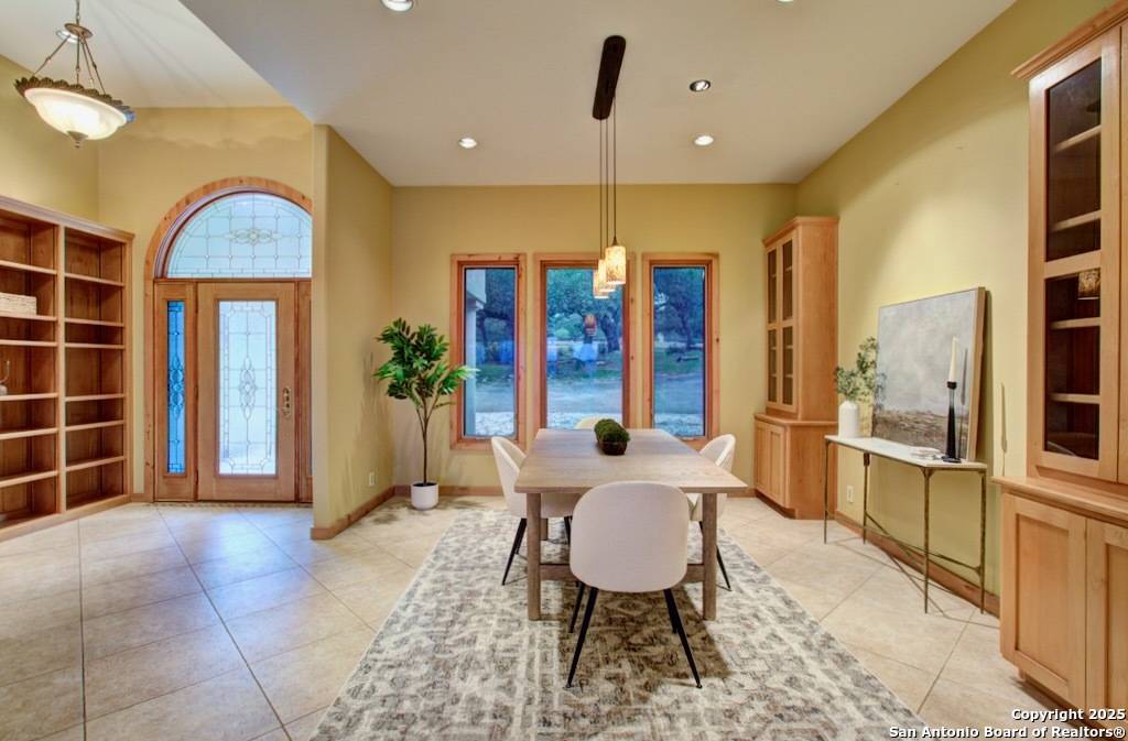 Spring Branch, TX 78070-4927,555 CROOKED OAK DR