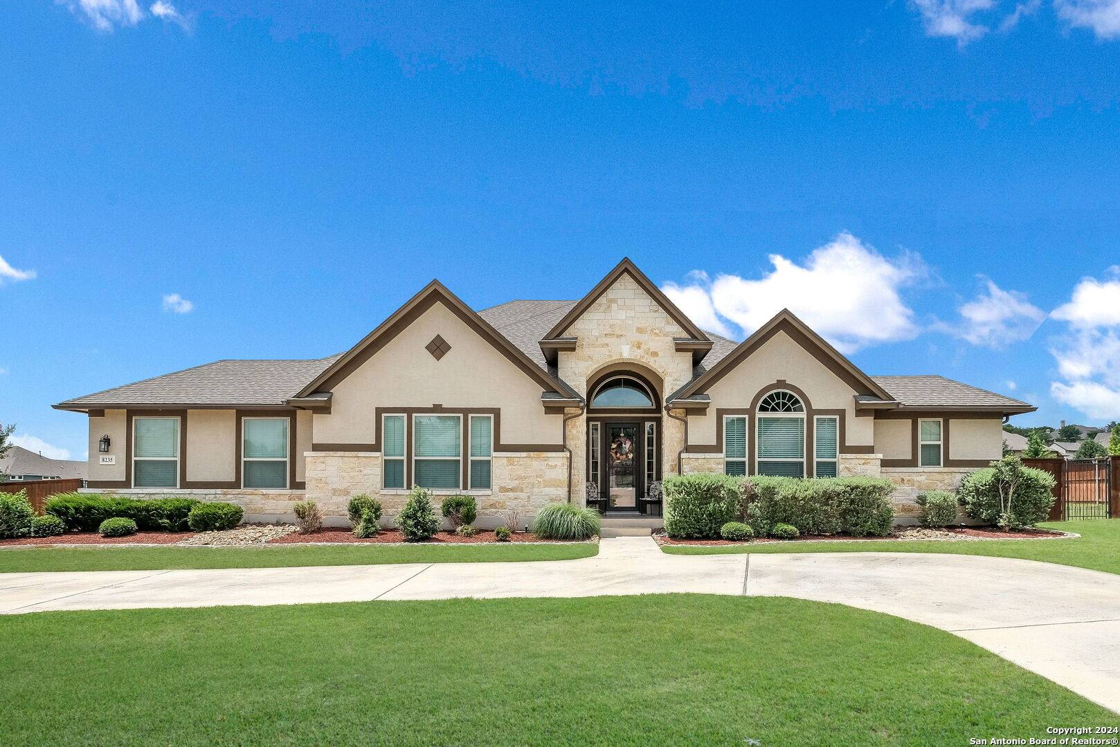 8235 shining elk,  Garden Ridge,  TX 78266