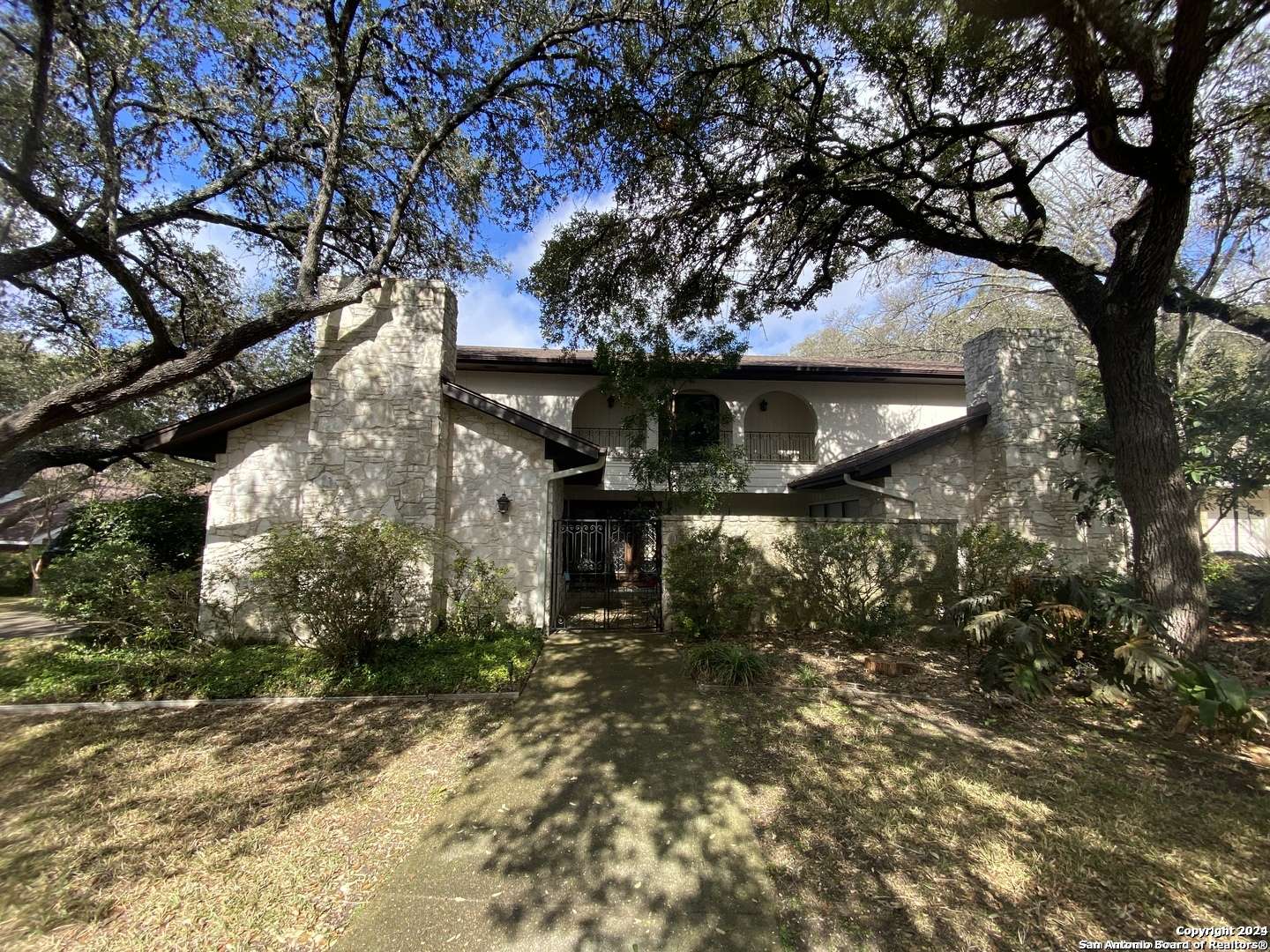 10107 N MANTON LN, San Antonio, TX 78213-1932
