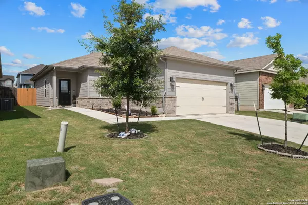 4710 HEATHERS CROSS, St Hedwig, TX 78152-4419