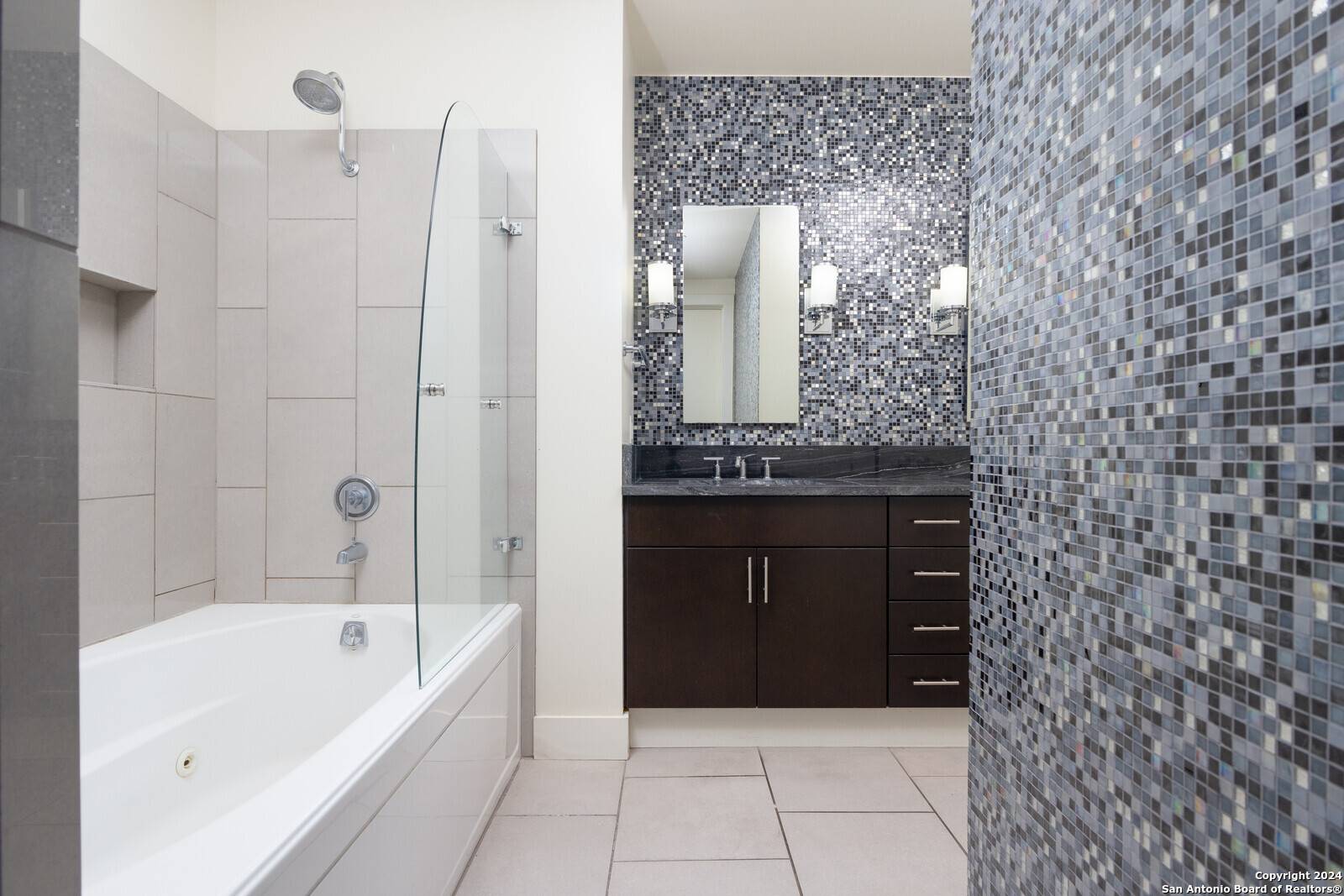 San Antonio, TX 78205,610 E Market St UNIT 2609