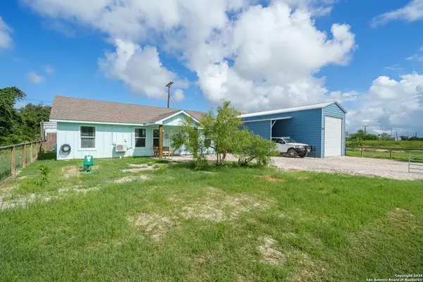 Rockport, TX 78382,60 St Charles Loop