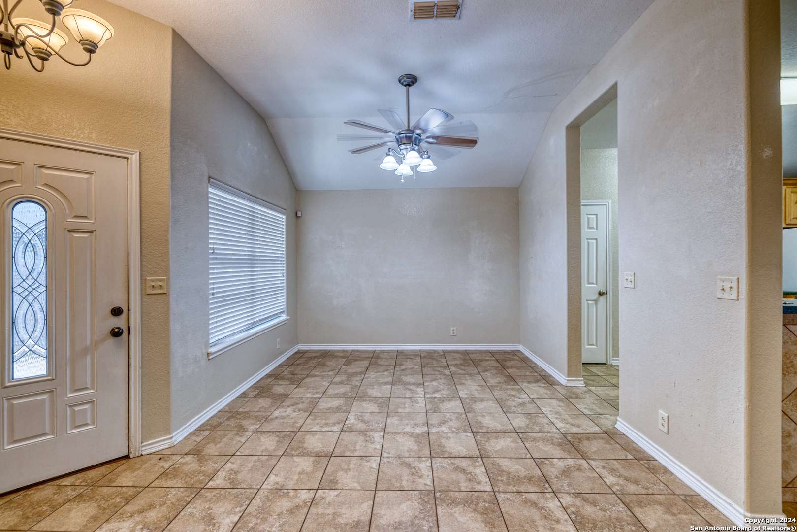 Uvalde, TX 78801-4744,21 LEONA HTS
