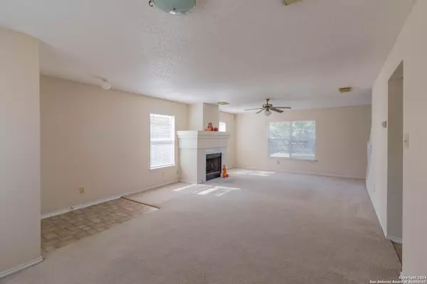 San Antonio, TX 78254,7819 Dueling Oak