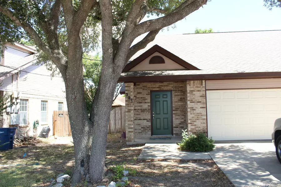 321 BRIARBEND DR UNIT 321, New Braunfels, TX 78130-2340