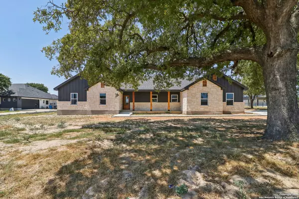 La Vernia, TX 78121-5501,105 SETTLEMENT DR