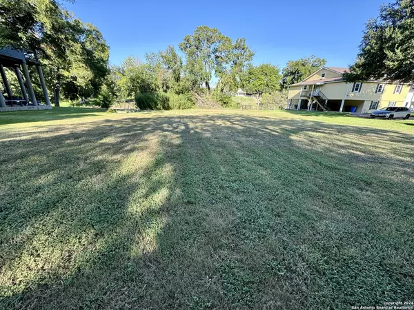 Seguin, TX 78155,42 Hampton