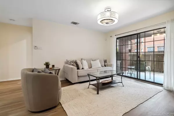 San Antonio, TX 78240-5204,7930 ROANOKE RUN UNIT 1105