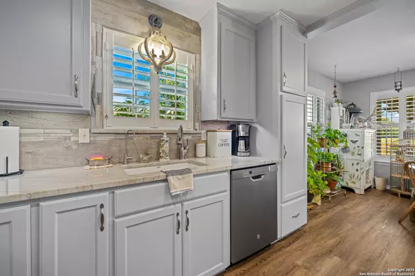 Mcqueeney, TX 78123-3506,735 HOT SHOT LN