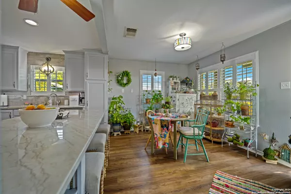 Mcqueeney, TX 78123-3506,735 HOT SHOT LN