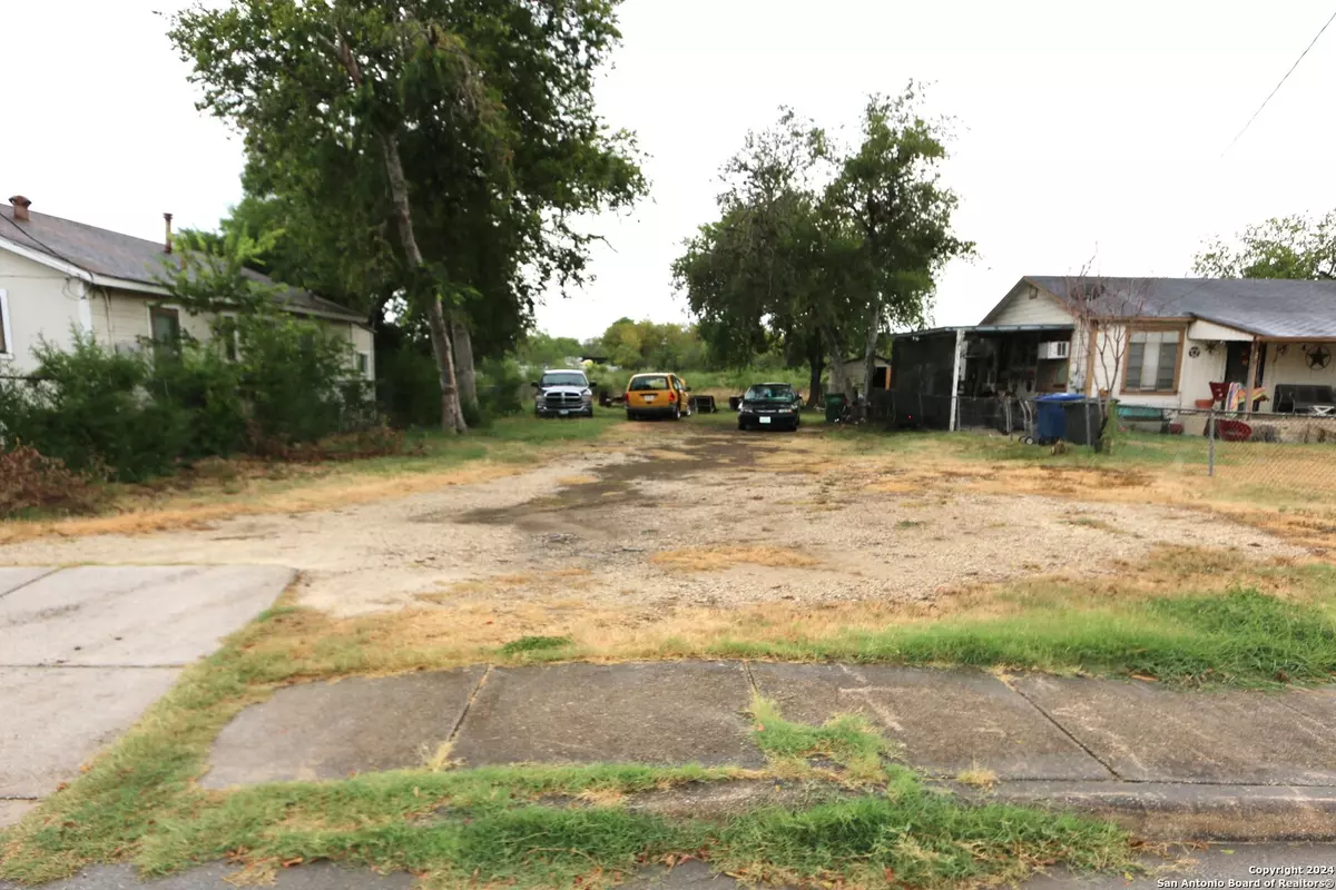 San Antonio, TX 78210,330 CHICKERING AVE