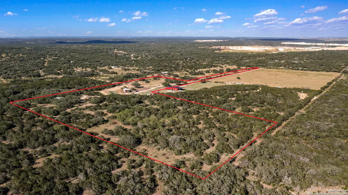 Hondo, TX 78861-6572,1709 COUNTY ROAD 351