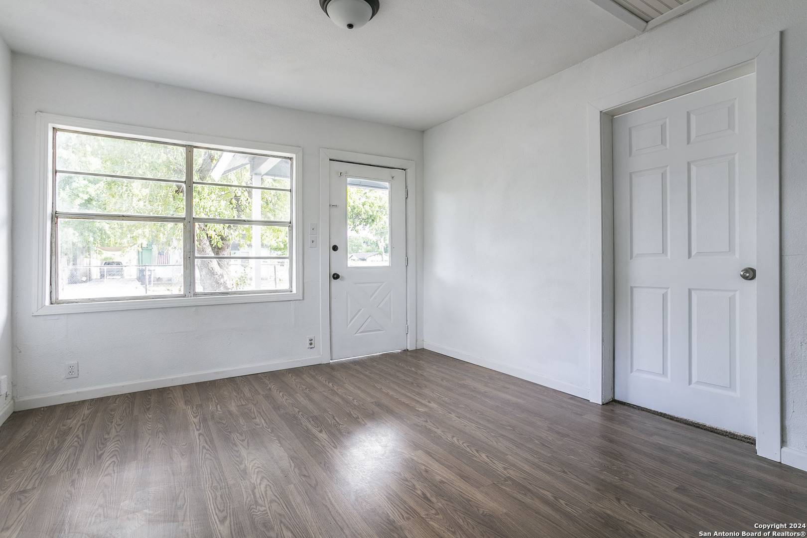 San Antonio, TX 78211-1516,1102 HARLAN AVE