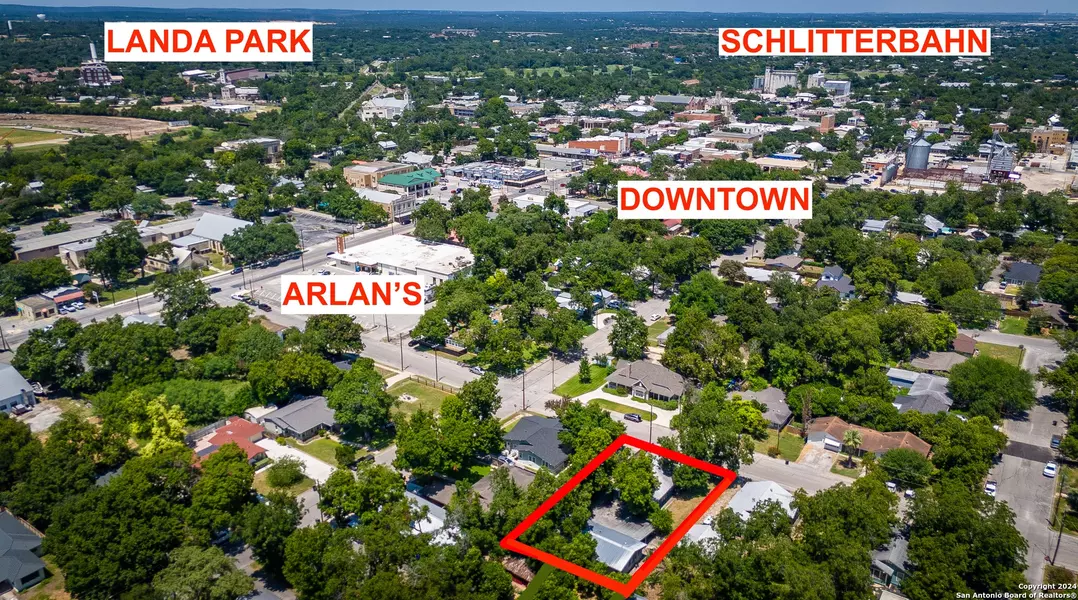 240 CLEMENS AVE, New Braunfels, TX 78130-5615
