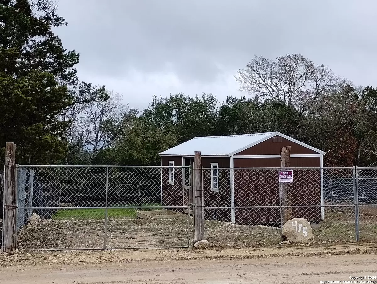 Bandera, TX 78003,475 Skyline Dr