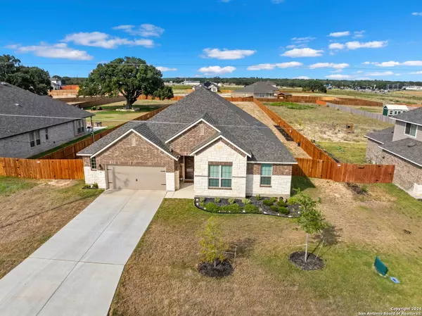 Floresville, TX 78114,143 Arched Oak Loop