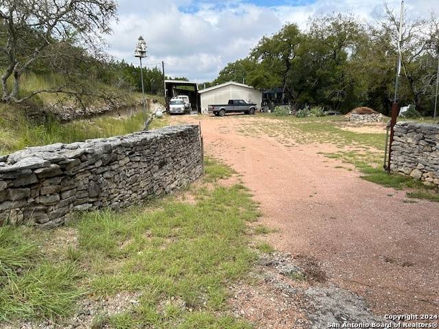 653 Deer, Fredericksburg, TX 78624-6162