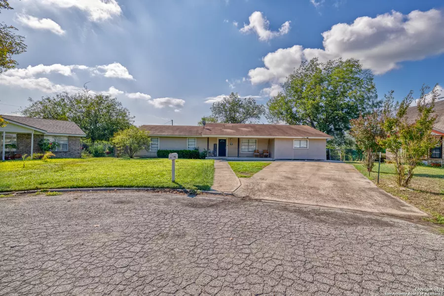 317 Studer Park, Uvalde, TX 78801