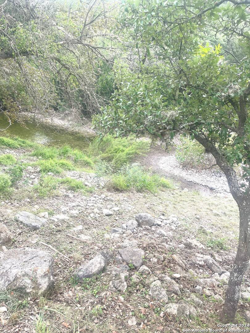 Leakey, TX 78873,2765 RR 337
