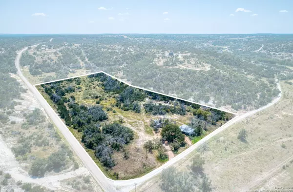 51 DS Rd, Fredericksburg, TX 78624