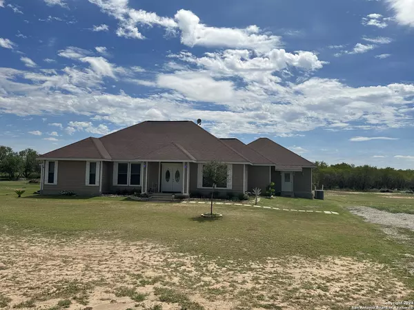 Pleasanton, TX 78064,152 county road 154