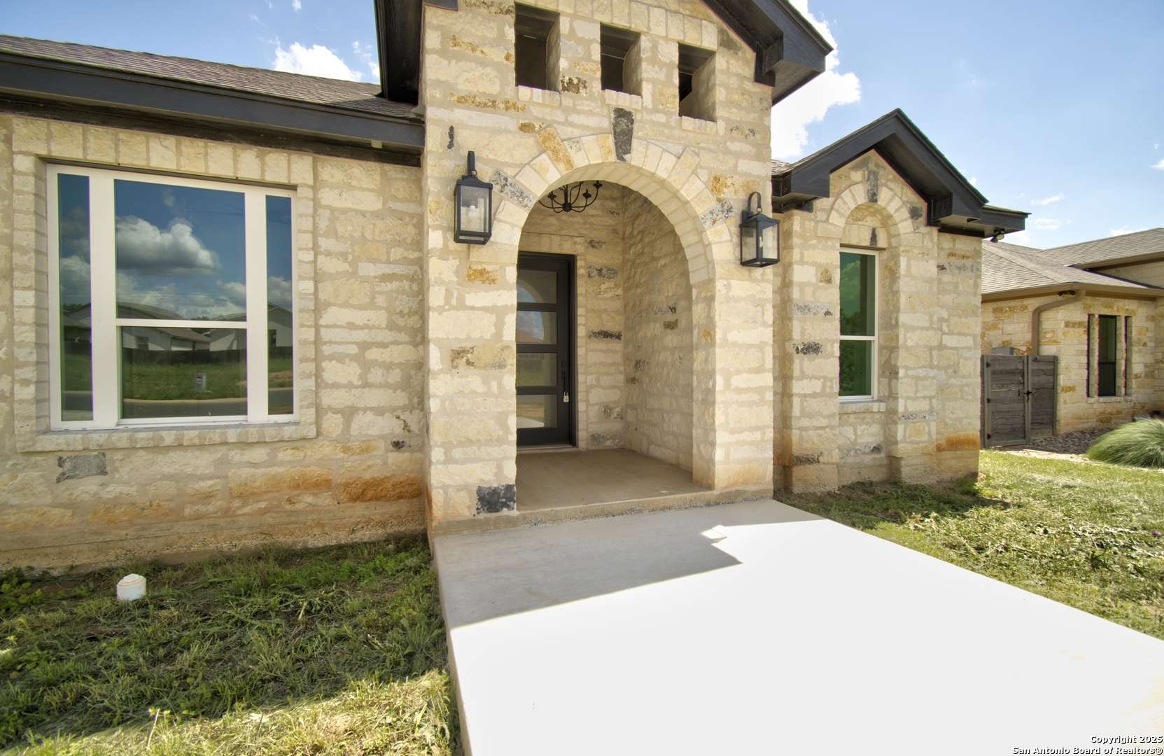 Fredericksburg, TX 78624,115 Madrona