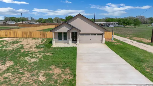 16118 Vaquero Dr., Atascosa, TX 78002