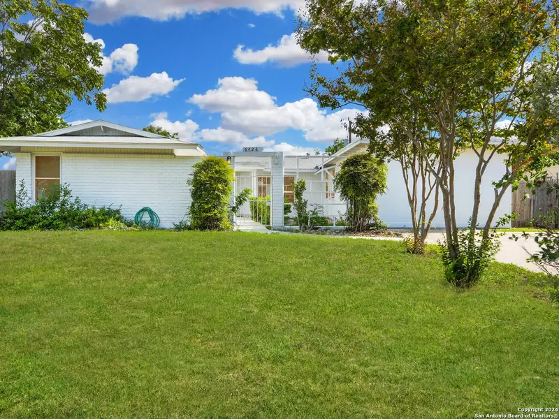 6426 FLINT ROCK DR, San Antonio, TX 78238
