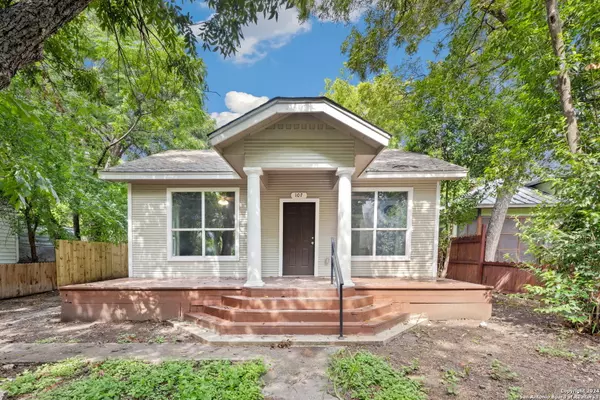 107 FAIRBANKS AVE,  San Antonio,  TX 78210-4701