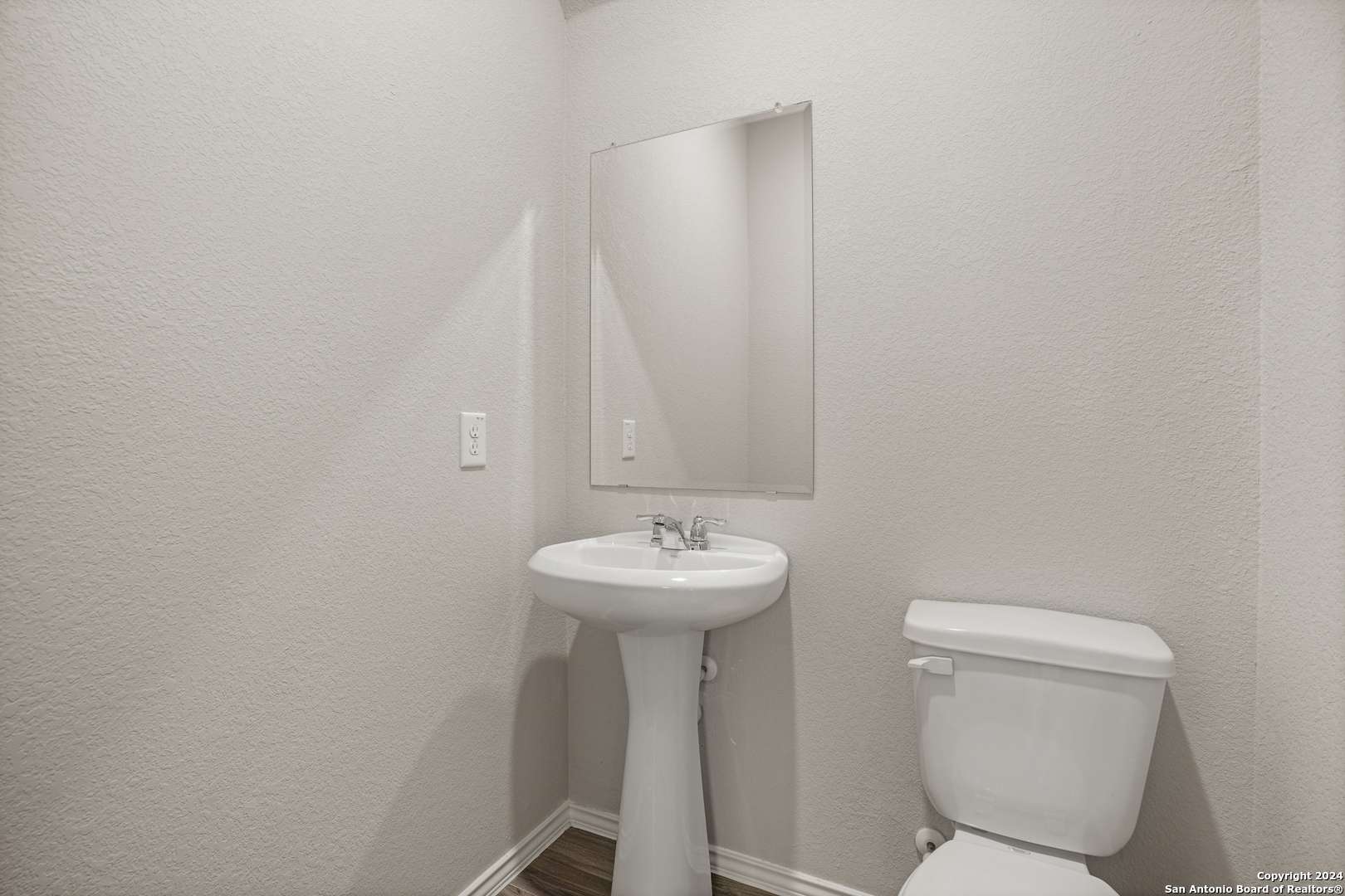 San Antonio, TX 78222,4943 Sandstone Way